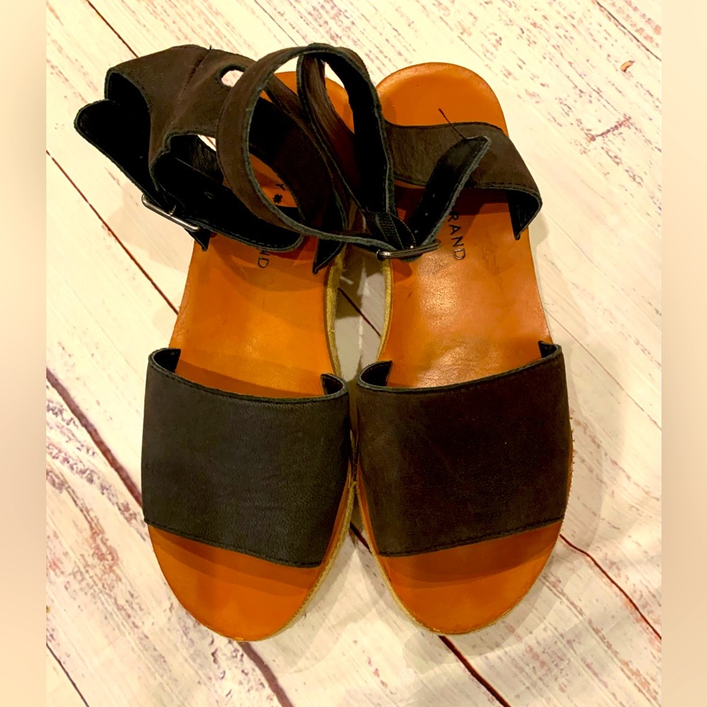Lucky Brand - sz 9 - ankle strap - EUC